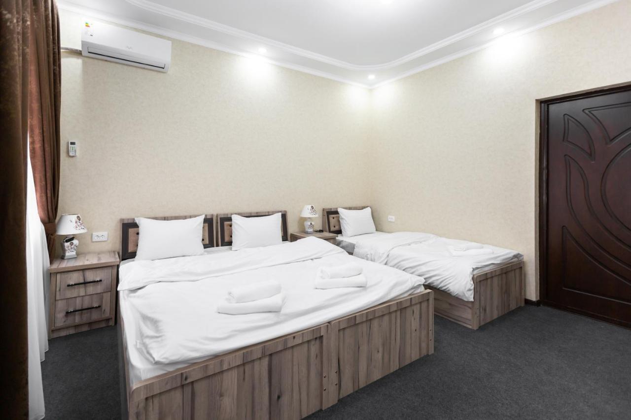 Light Hotel Tashkent Bagian luar foto