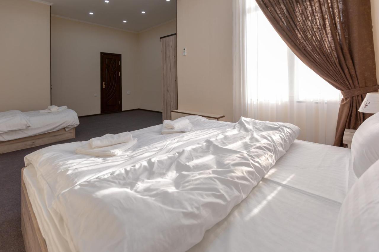 Light Hotel Tashkent Bagian luar foto