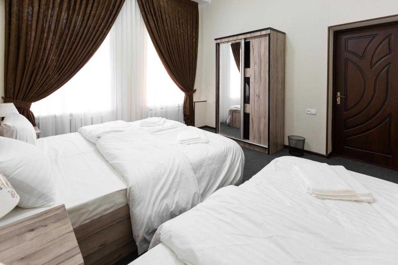 Light Hotel Tashkent Bagian luar foto