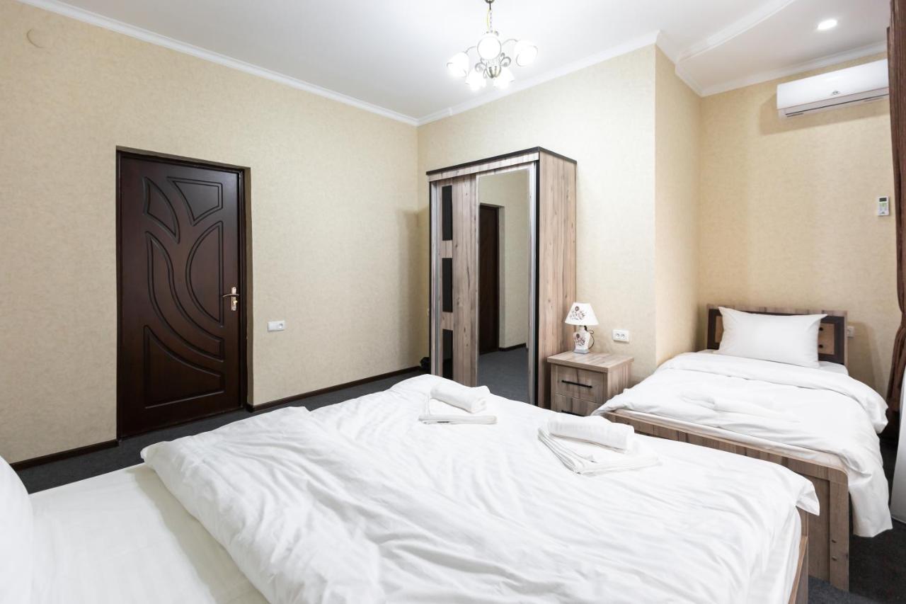 Light Hotel Tashkent Bagian luar foto