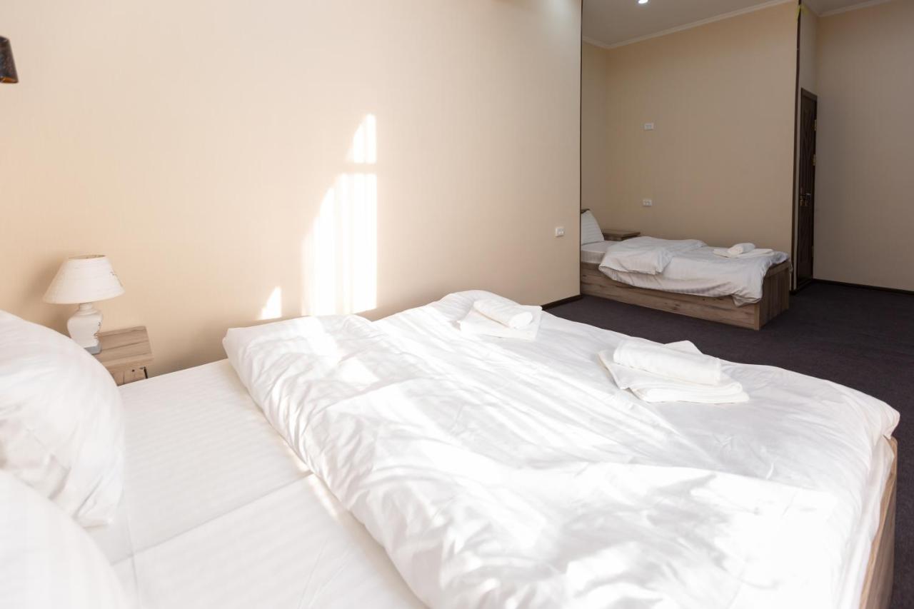 Light Hotel Tashkent Bagian luar foto