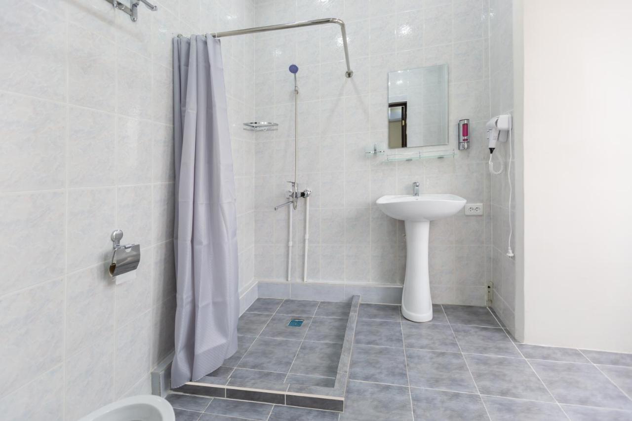 Light Hotel Tashkent Bagian luar foto