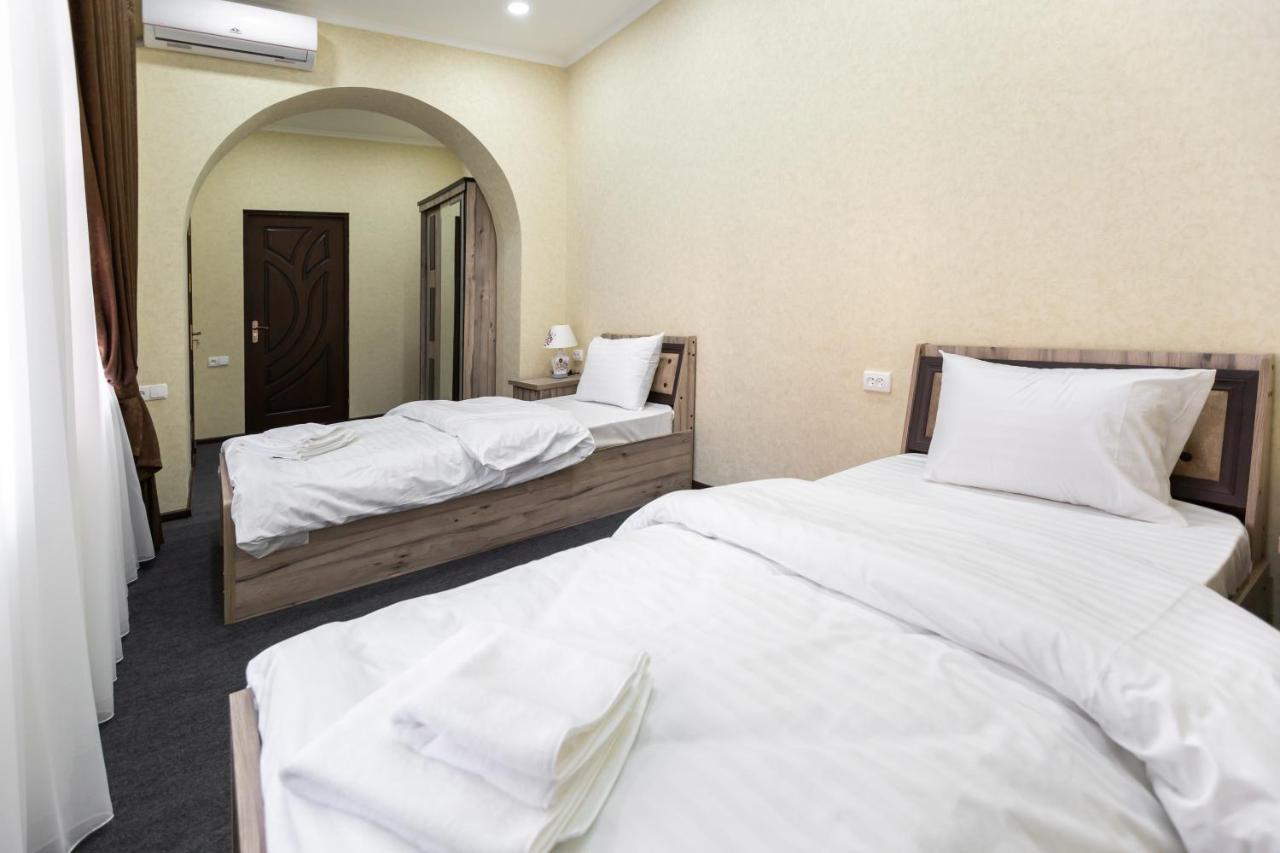 Light Hotel Tashkent Bagian luar foto