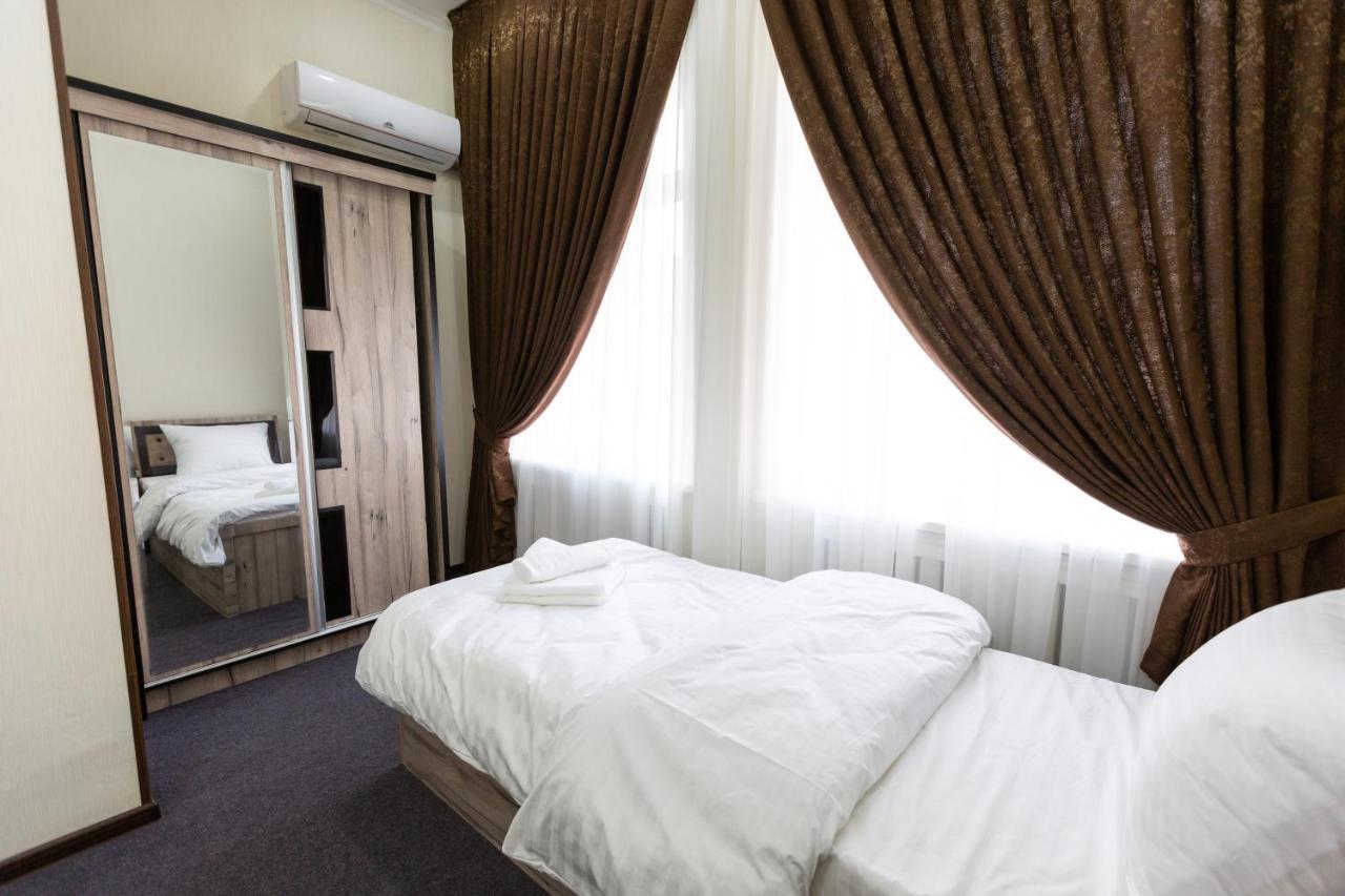 Light Hotel Tashkent Bagian luar foto