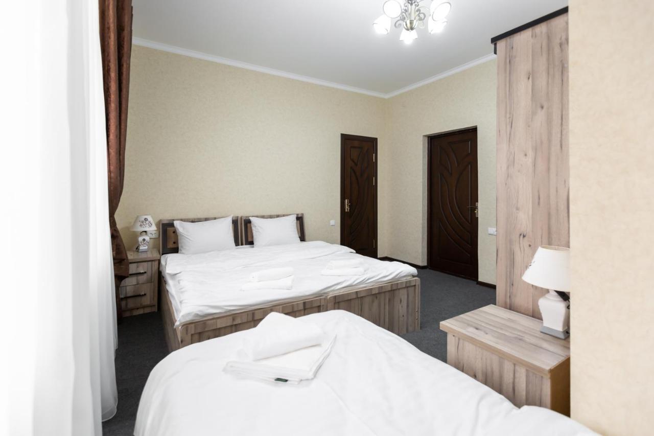Light Hotel Tashkent Bagian luar foto