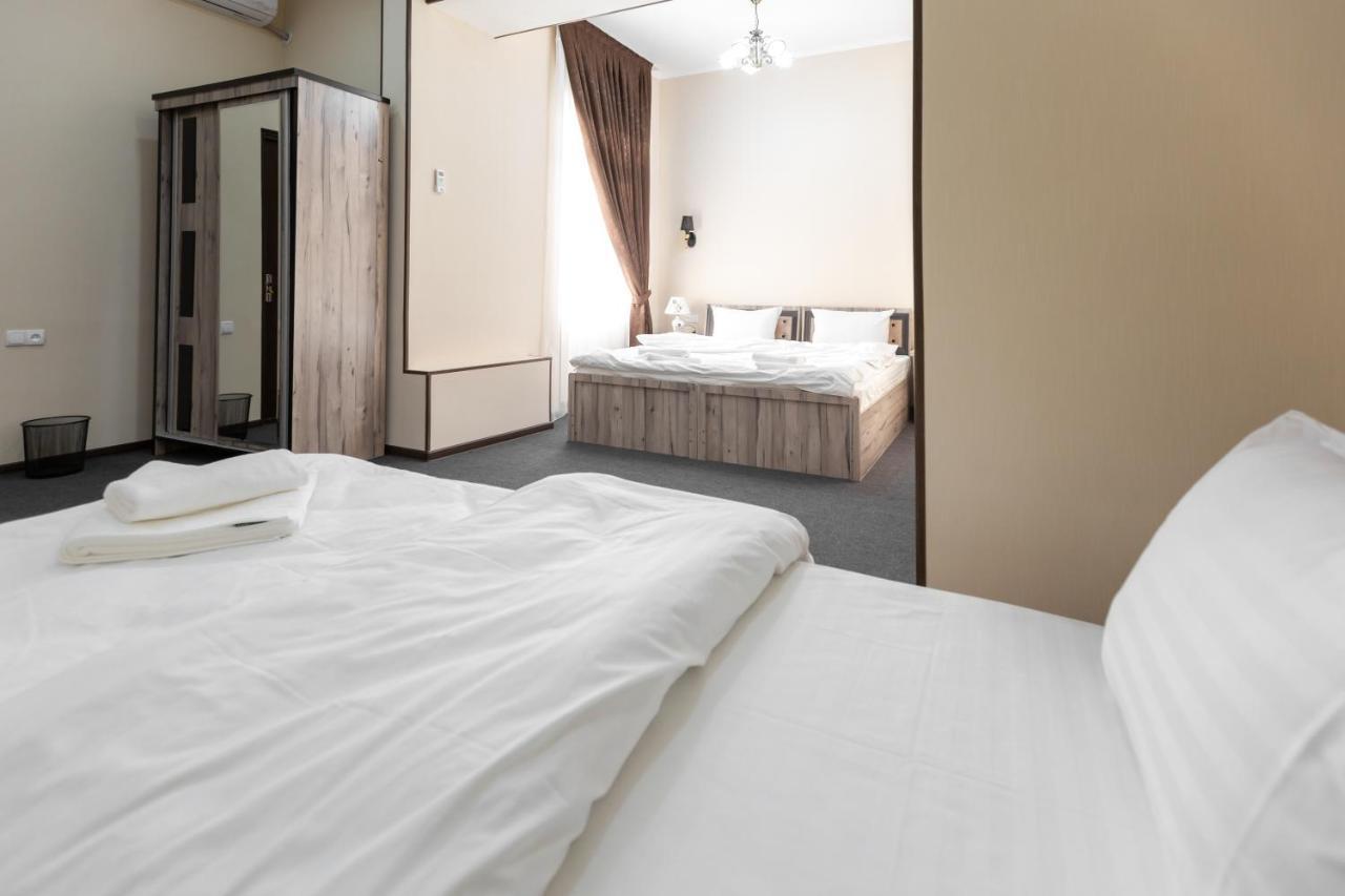Light Hotel Tashkent Bagian luar foto