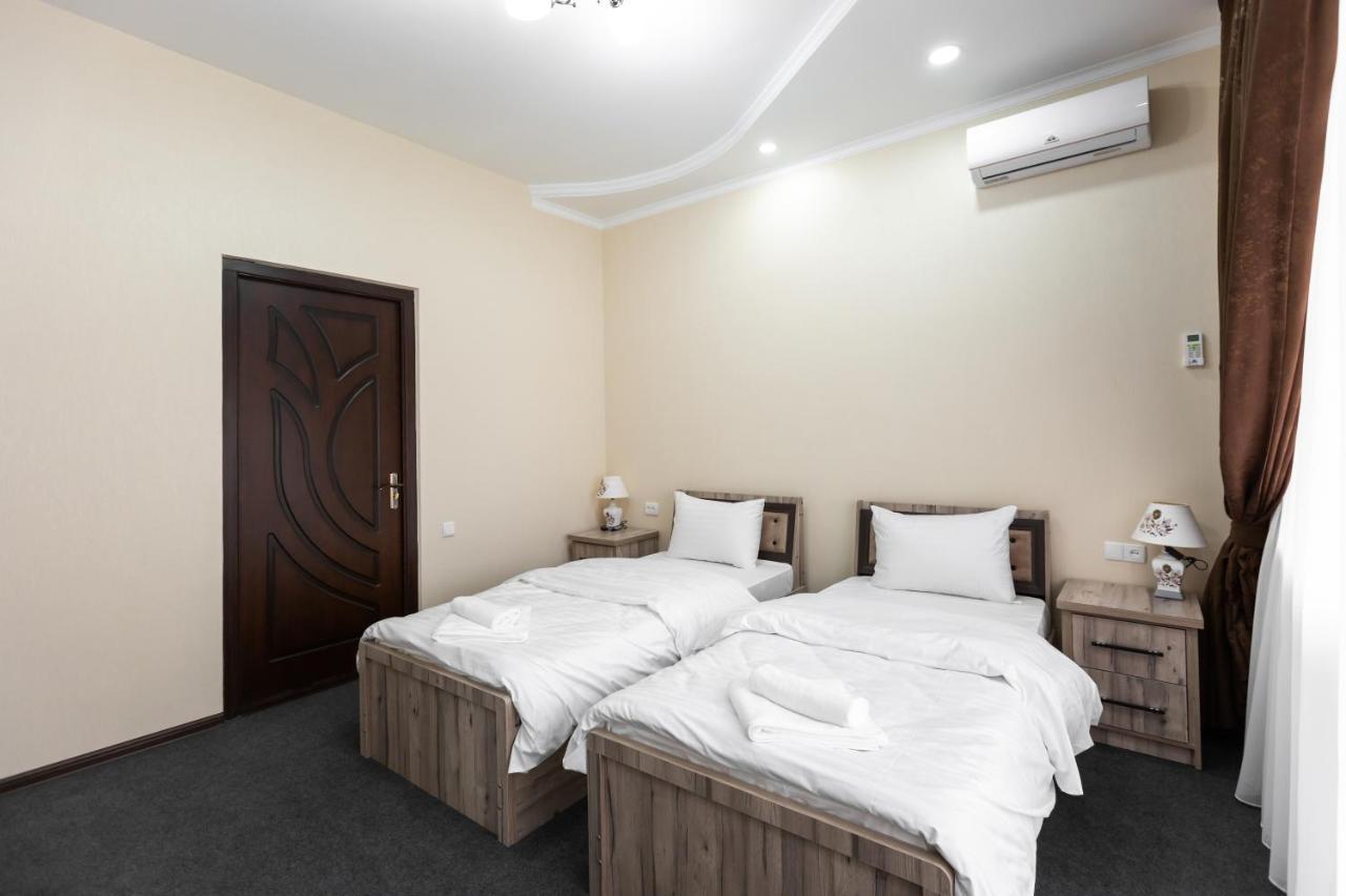 Light Hotel Tashkent Bagian luar foto