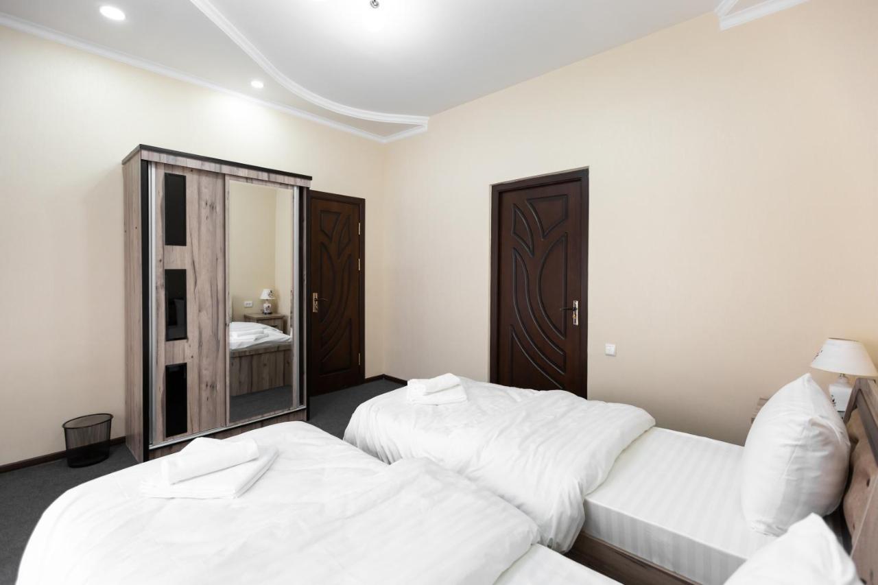 Light Hotel Tashkent Bagian luar foto